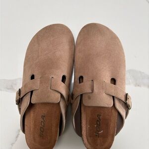 Soda Women's Brown Mules